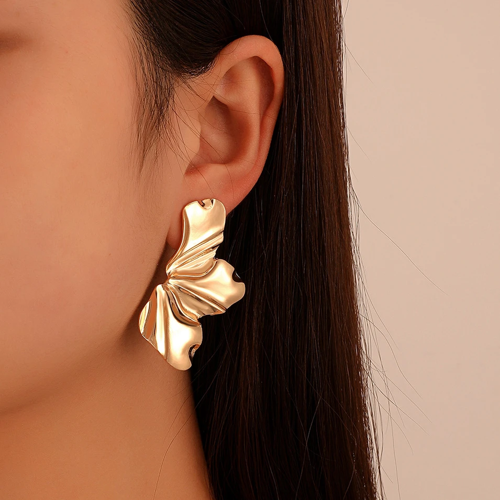 Exotic Earrings in Gold