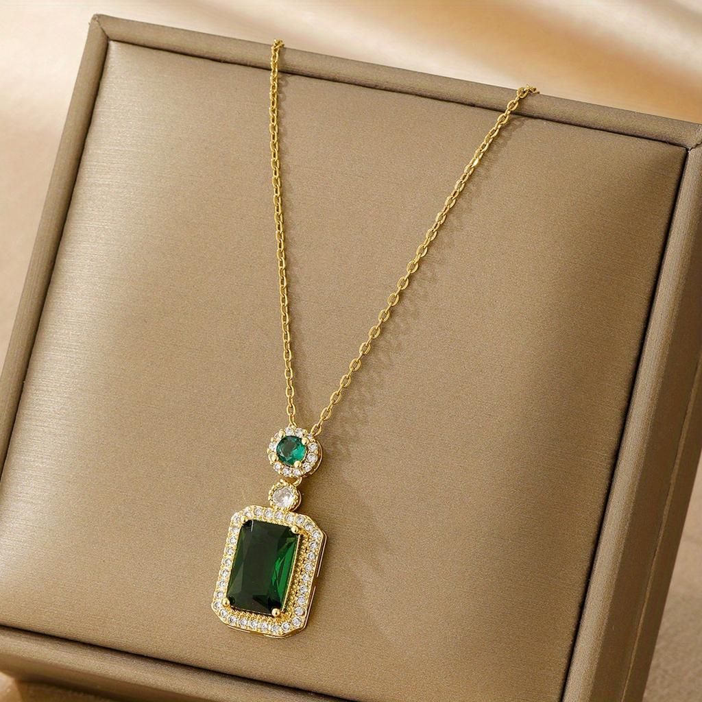 Greta Necklace with Emerald Green Stone