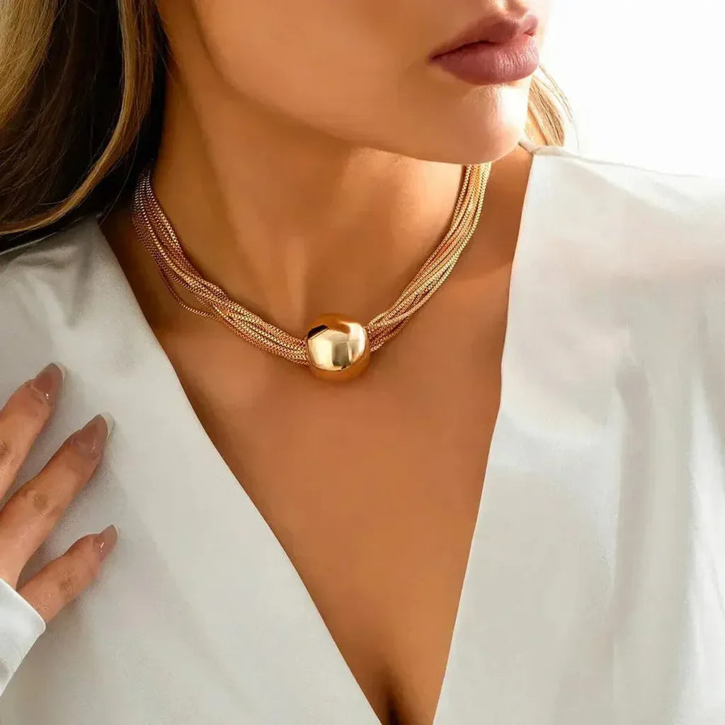 Necklace in Gold