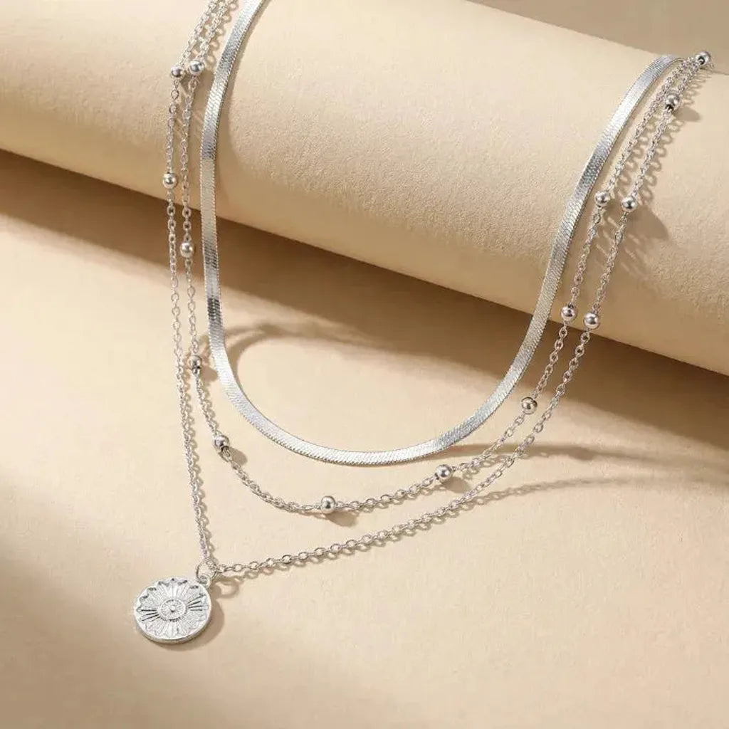 Necklace in White Gold
