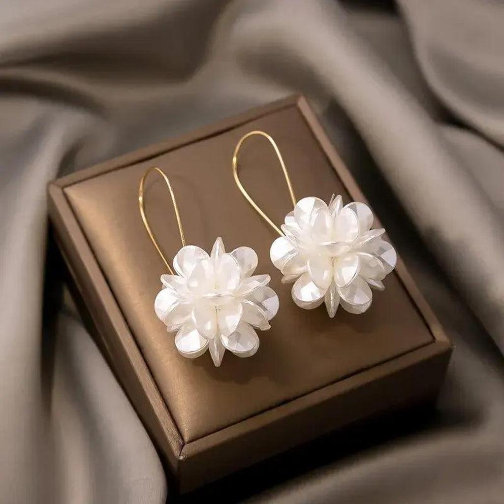Drop Earrings with White Flowers