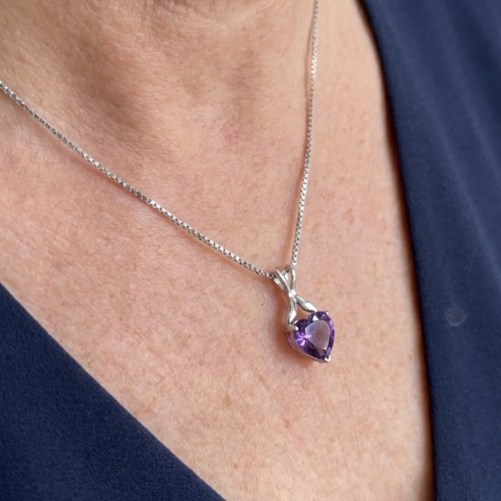 Necklace Heart in Violet | White Gold