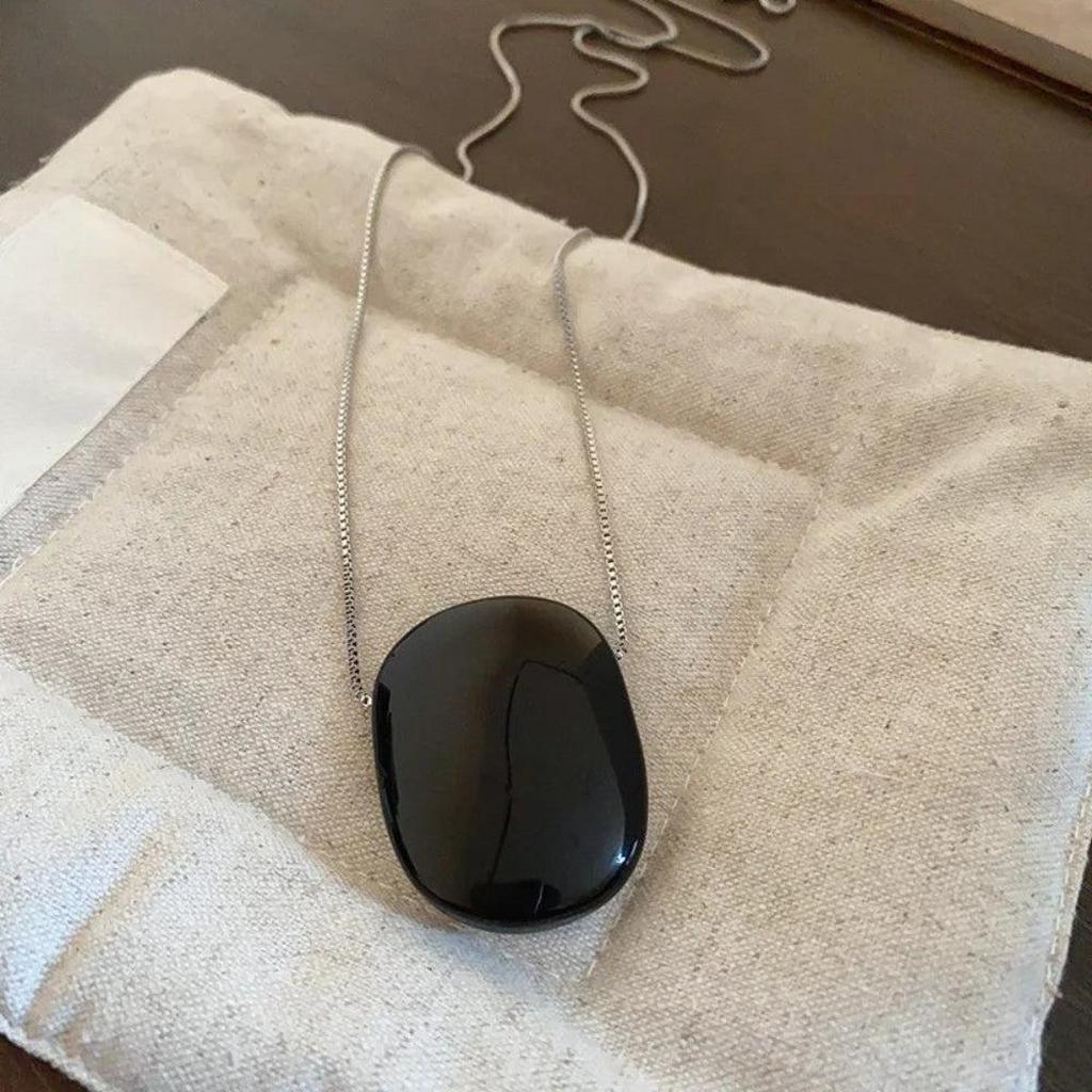 Classic White Gold Necklace with Black Stone
