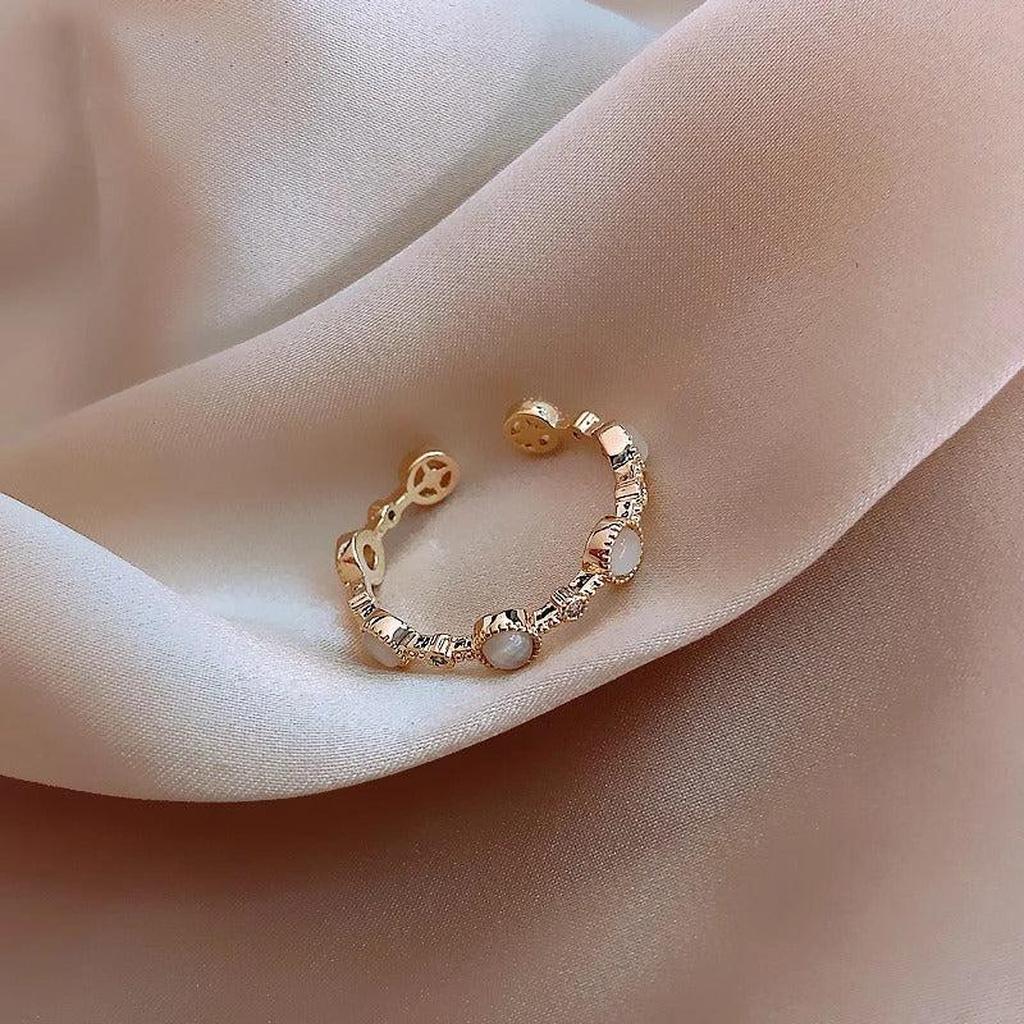 Classic Adjustable Ring in Gold with Crystal