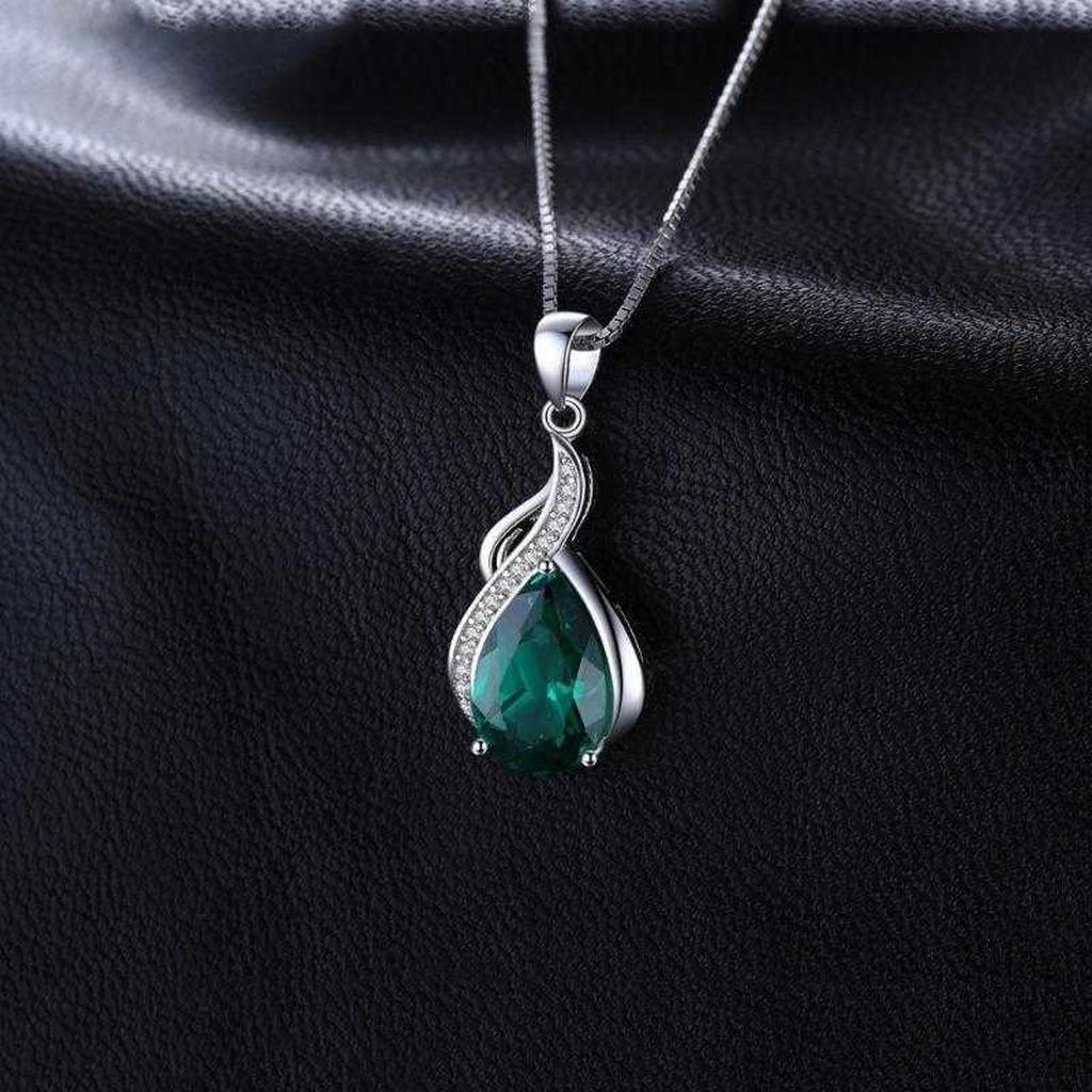 Leonia Necklace with Emerald Green Stone