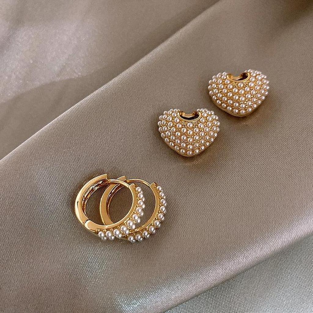 Pearl Earrings “Love” in Gold