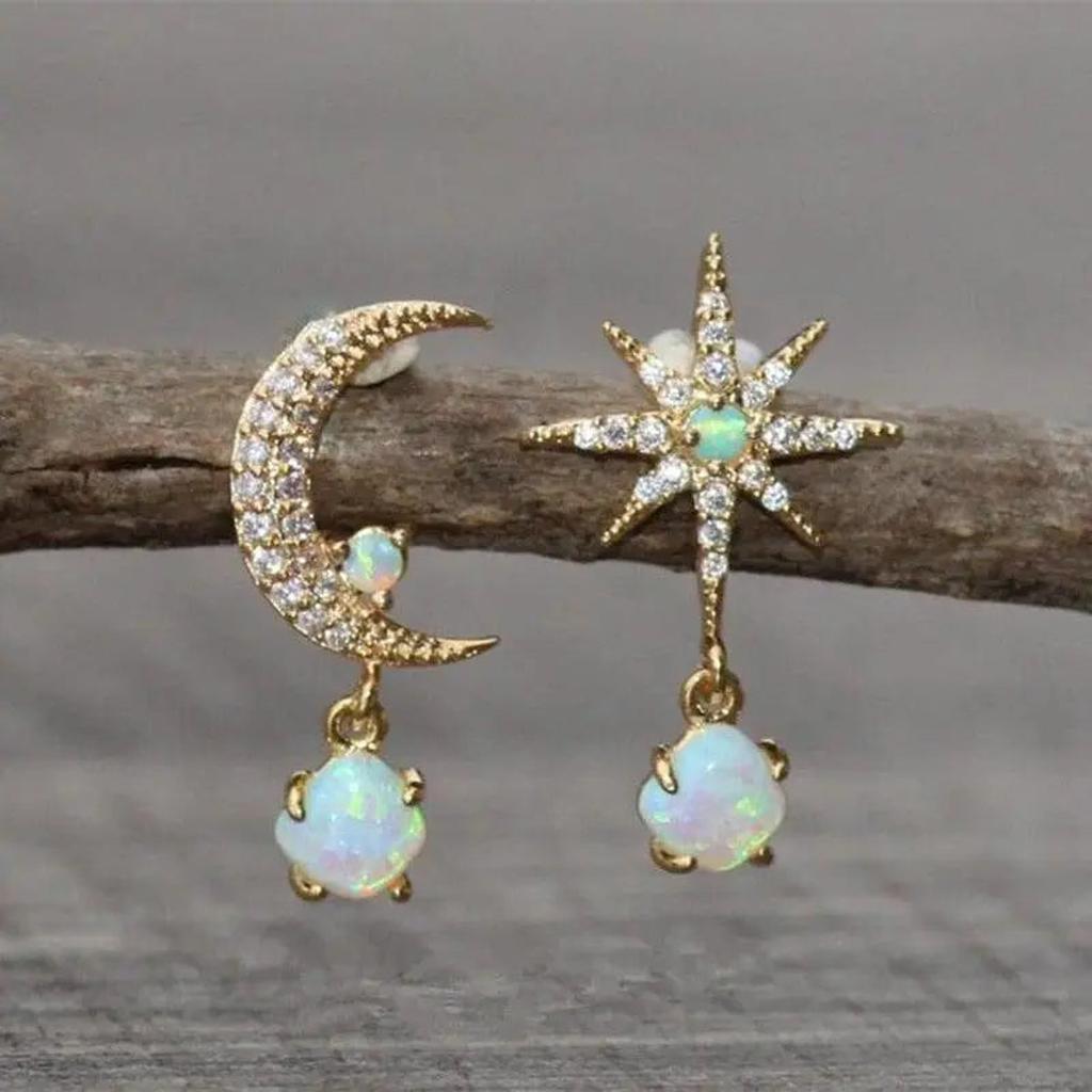 Earrings Moon and Star in Gold with Opal