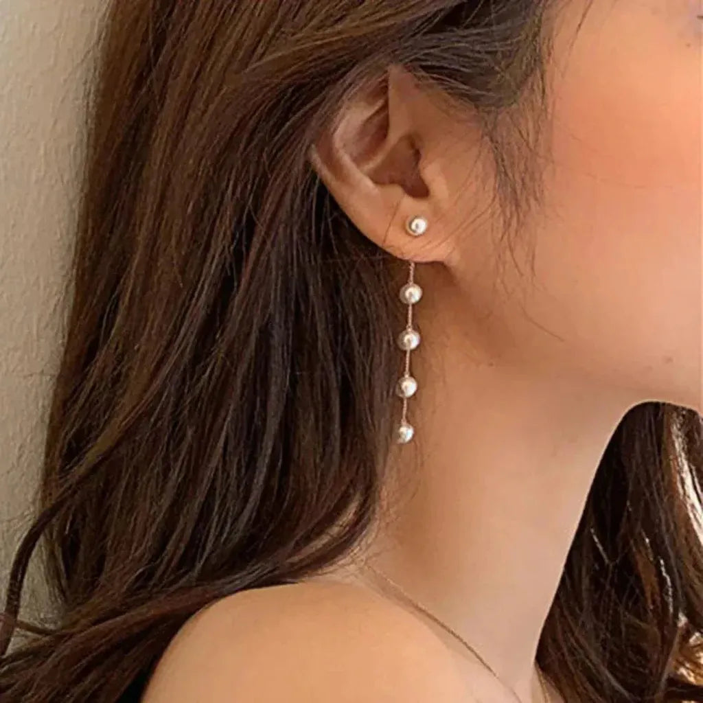 Earrings with Hanging Daisies