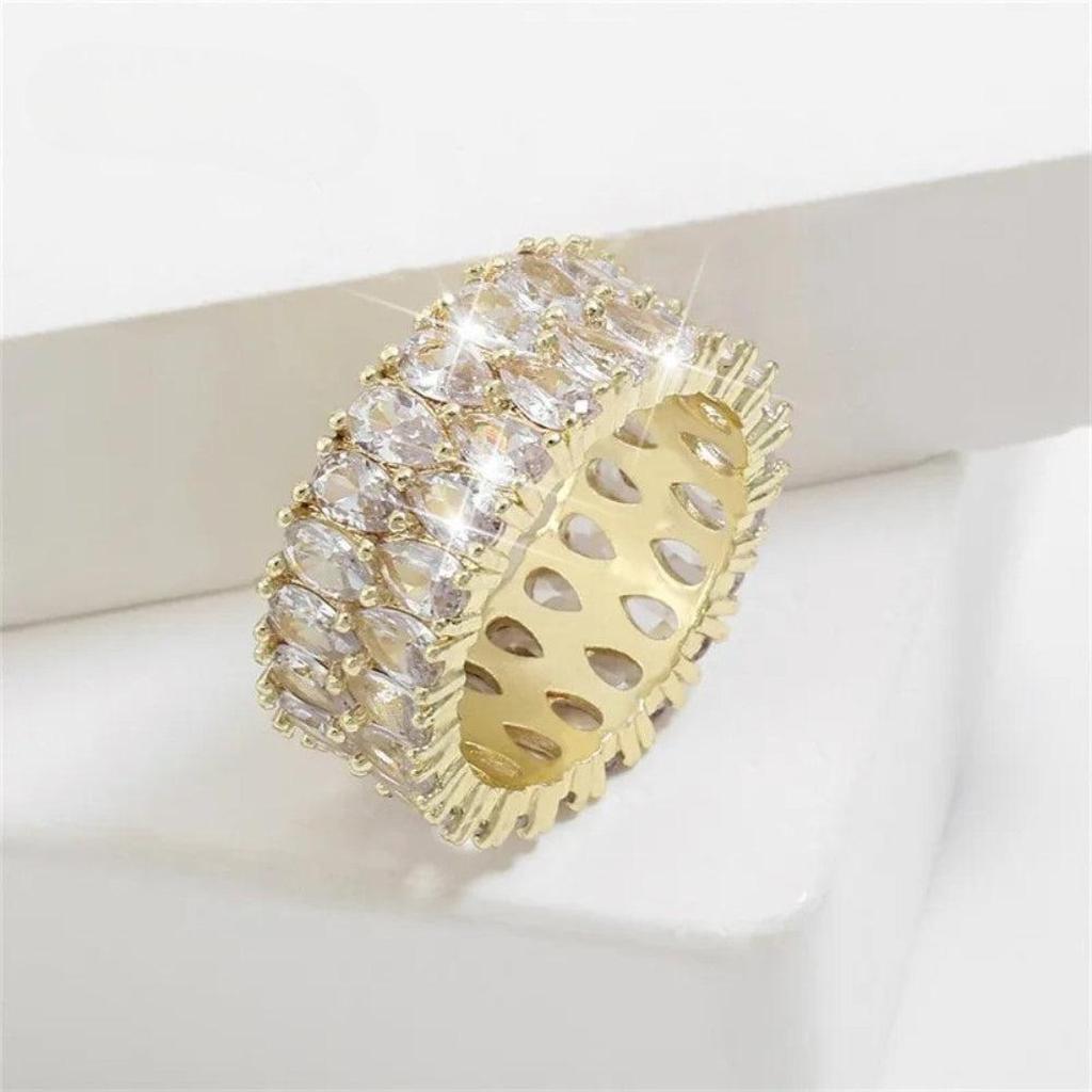 Oriental Wide Gold Ring with Crystal