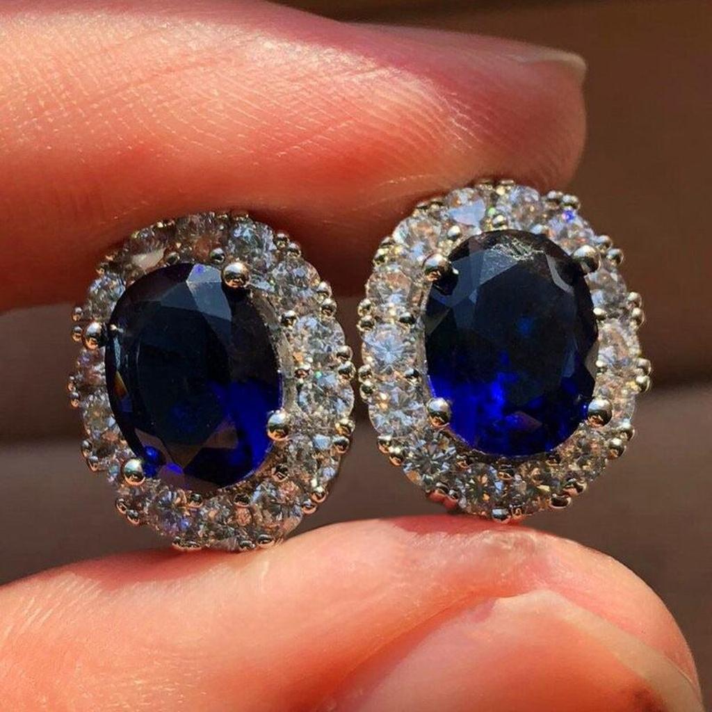 Oval Stud Earrings with White Sapphire | White Gold