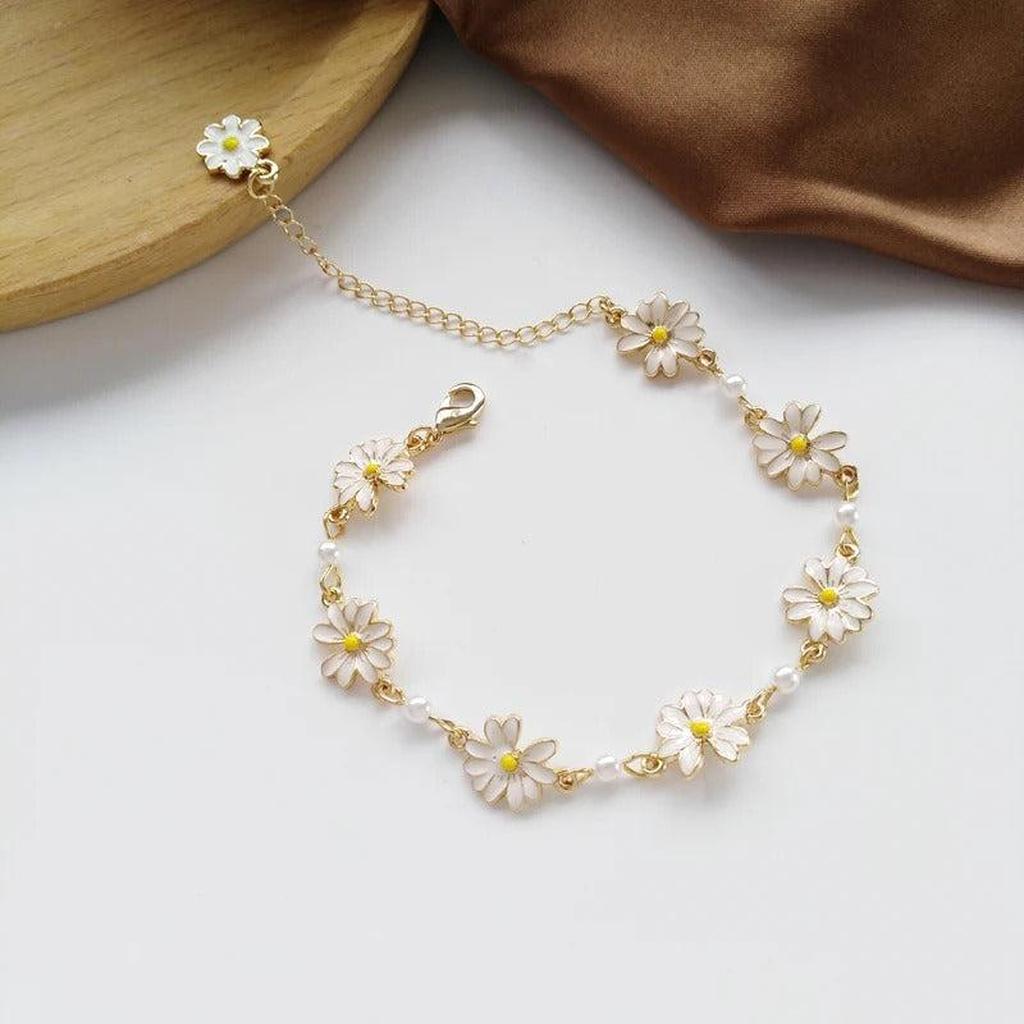 Retro Bracelet with Daisies and White Flowers