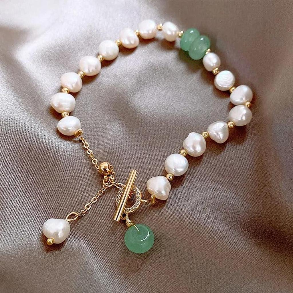 Retro Bracelet with Daisies and Green Stones