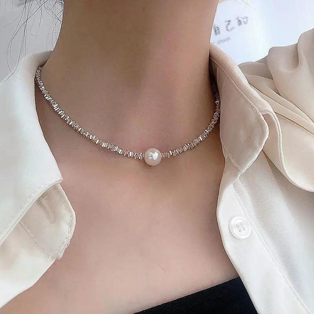 Retro Necklace with Pearls