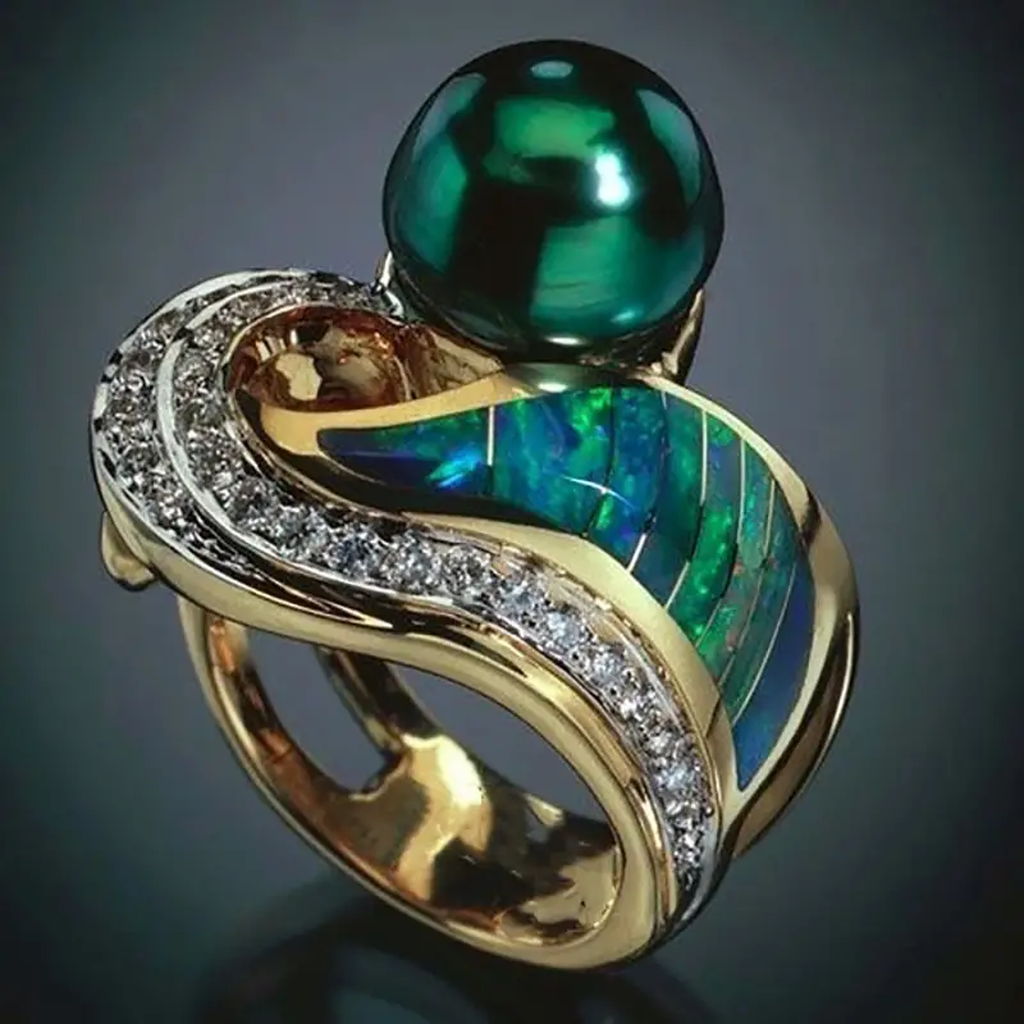 Retro Ring with Green Zirconia