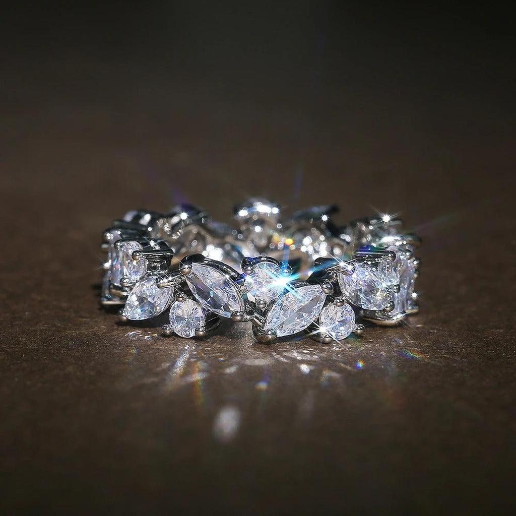 Retro Ring with Zirconia in Round and Marquise Cut