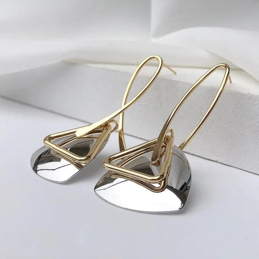 Retro Set: Triangular Pendant and Earrings