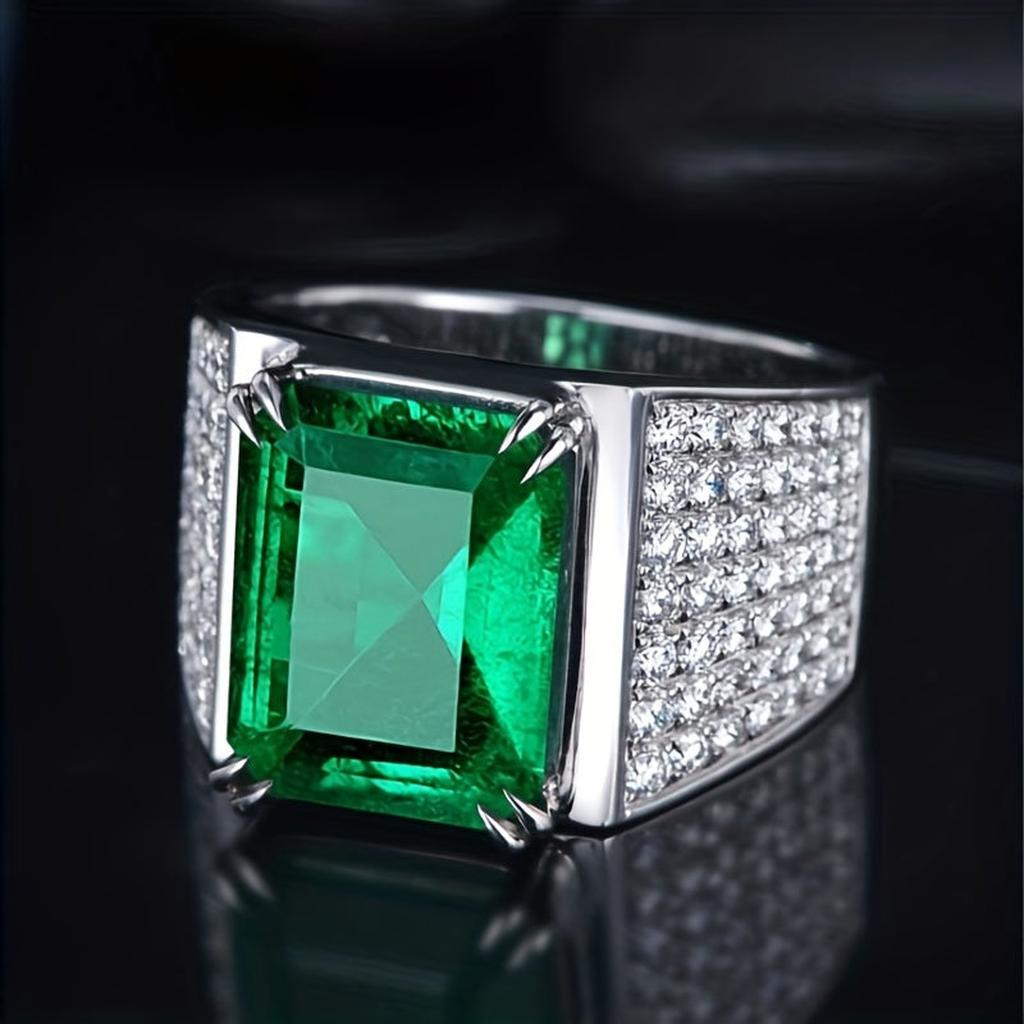 Elsa Ring with Emerald and Zirconia
