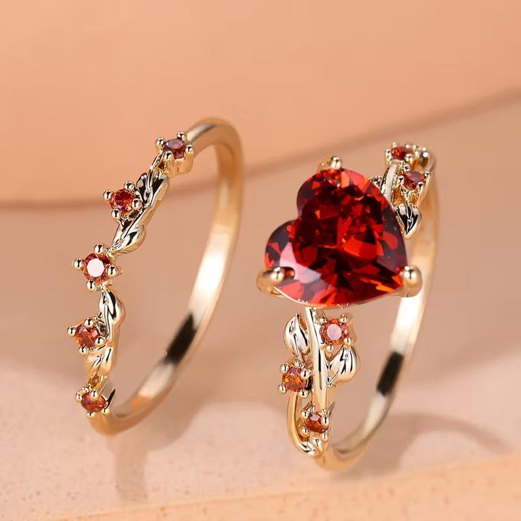 Ring Set “Red Vine” with Heart Accent | Gold
