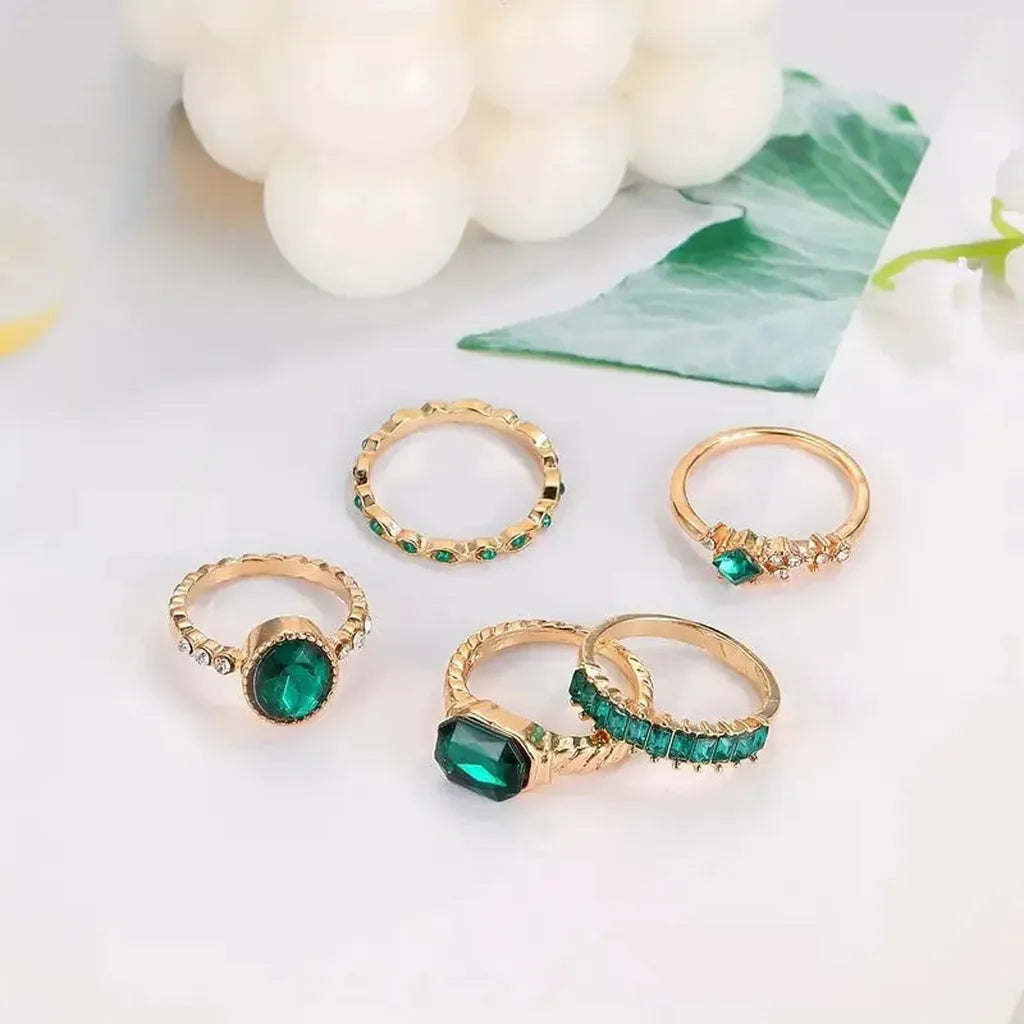 Ring Set “Emerald Green Radiance”