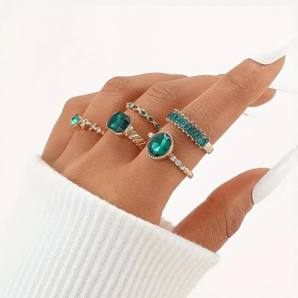 Ring Set “Emerald Green Radiance”