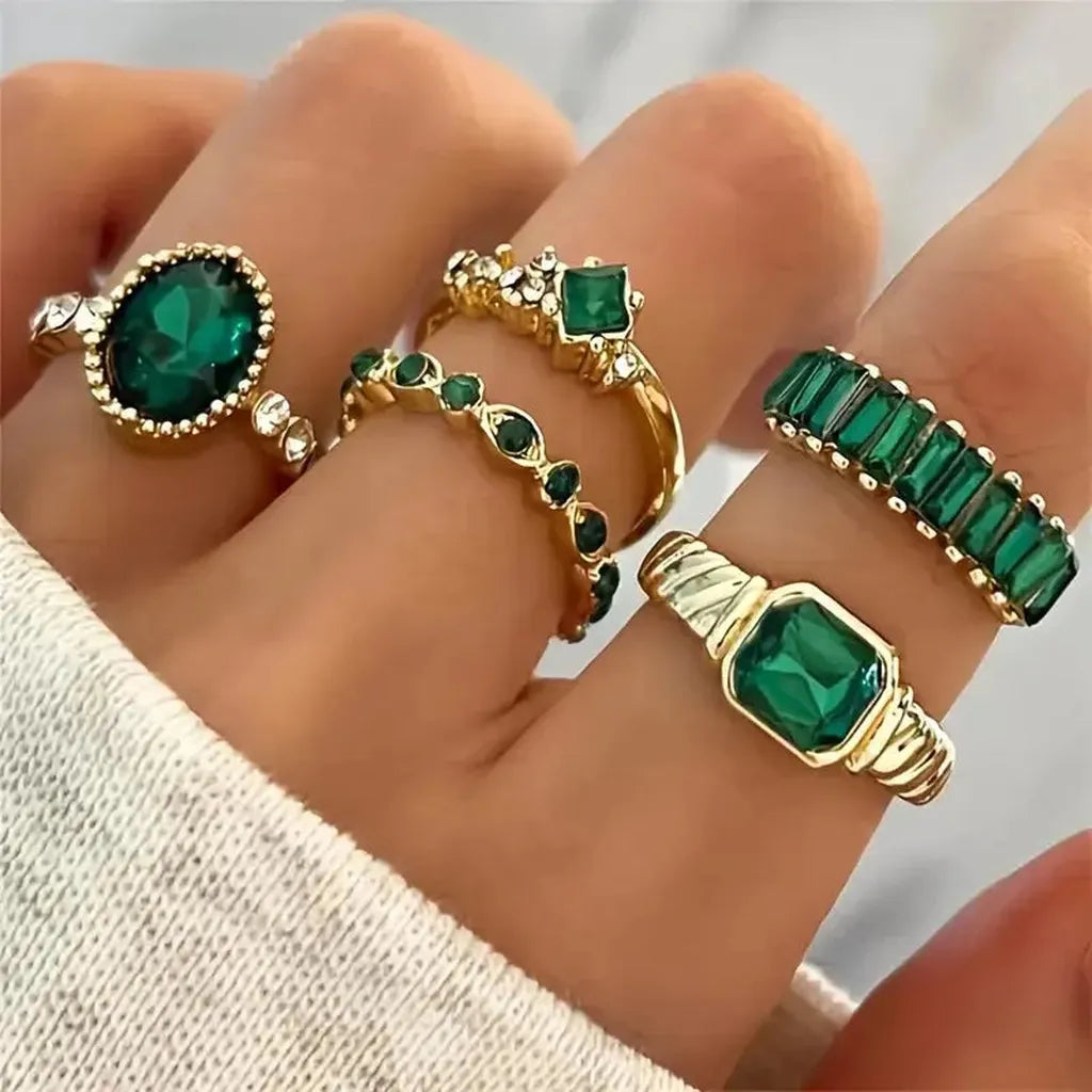Ring Set “Emerald Green Radiance”