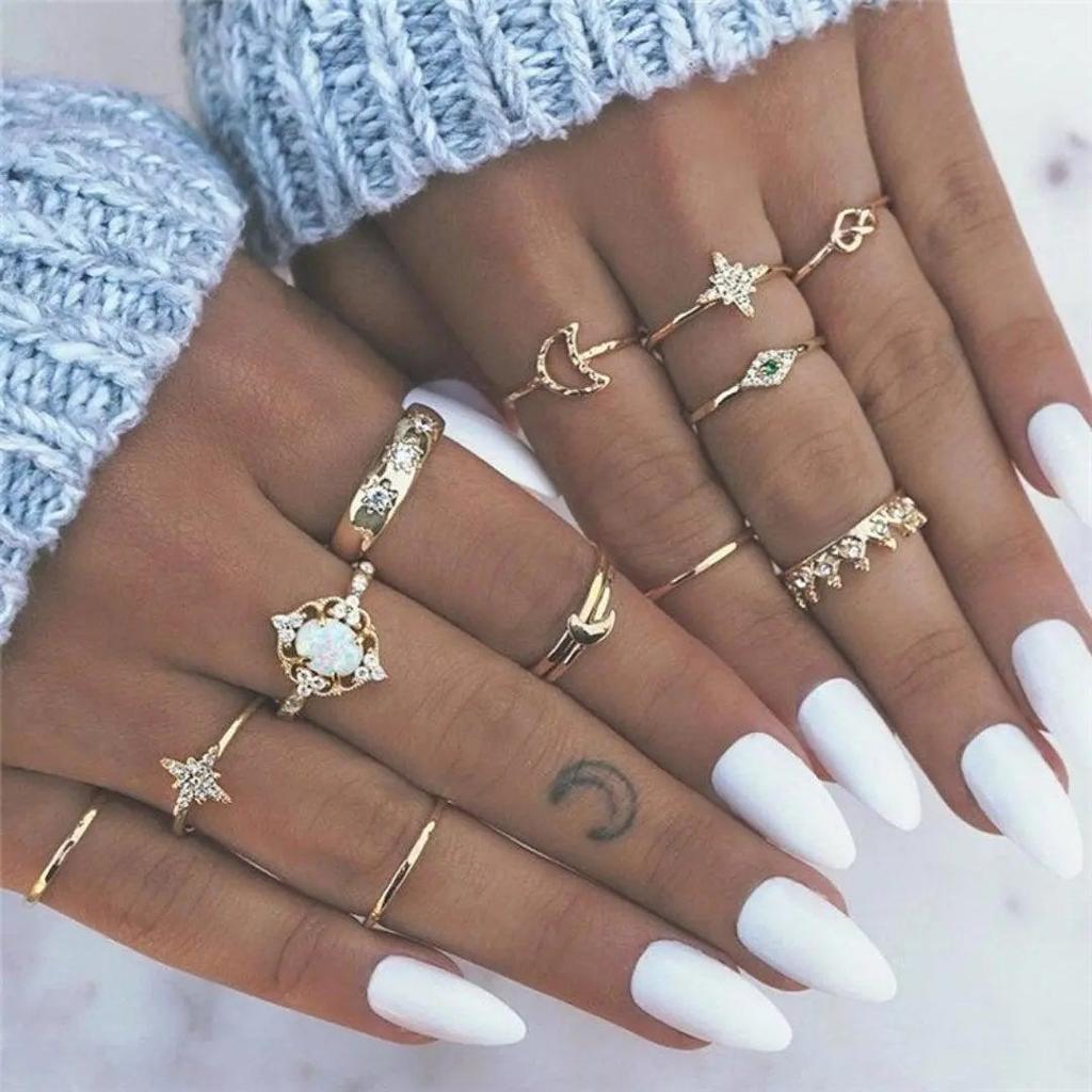Ring Set with 8 to 12 Rings