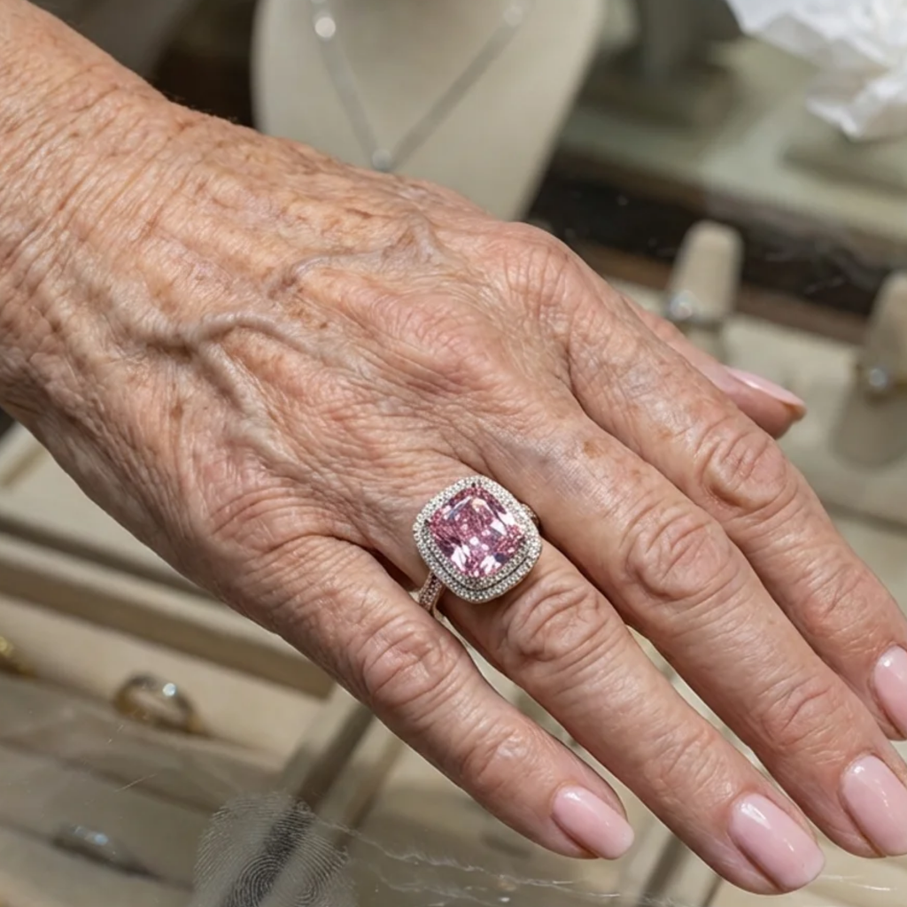 Ring with Pink Sapphire in Cushion Cut