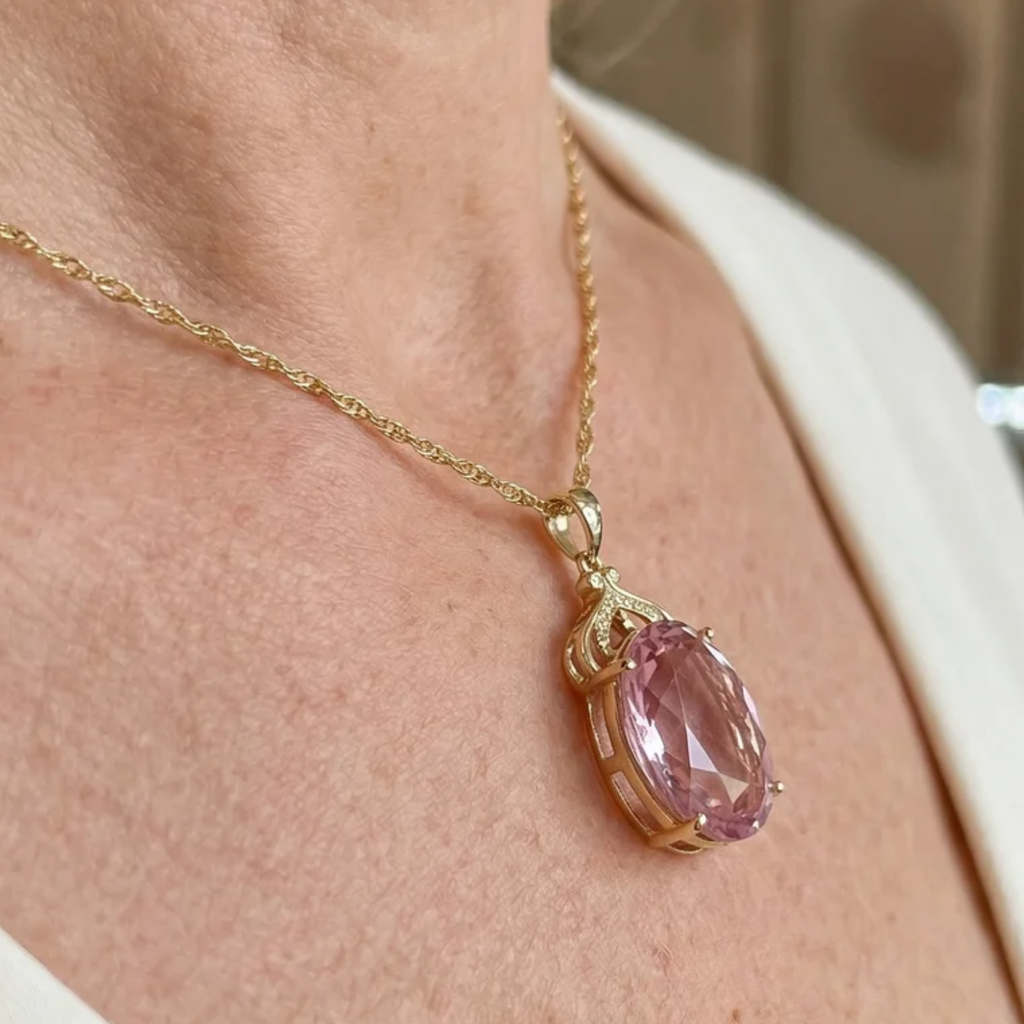 Imperial Oval Necklace with Pink Sapphire | Gold
