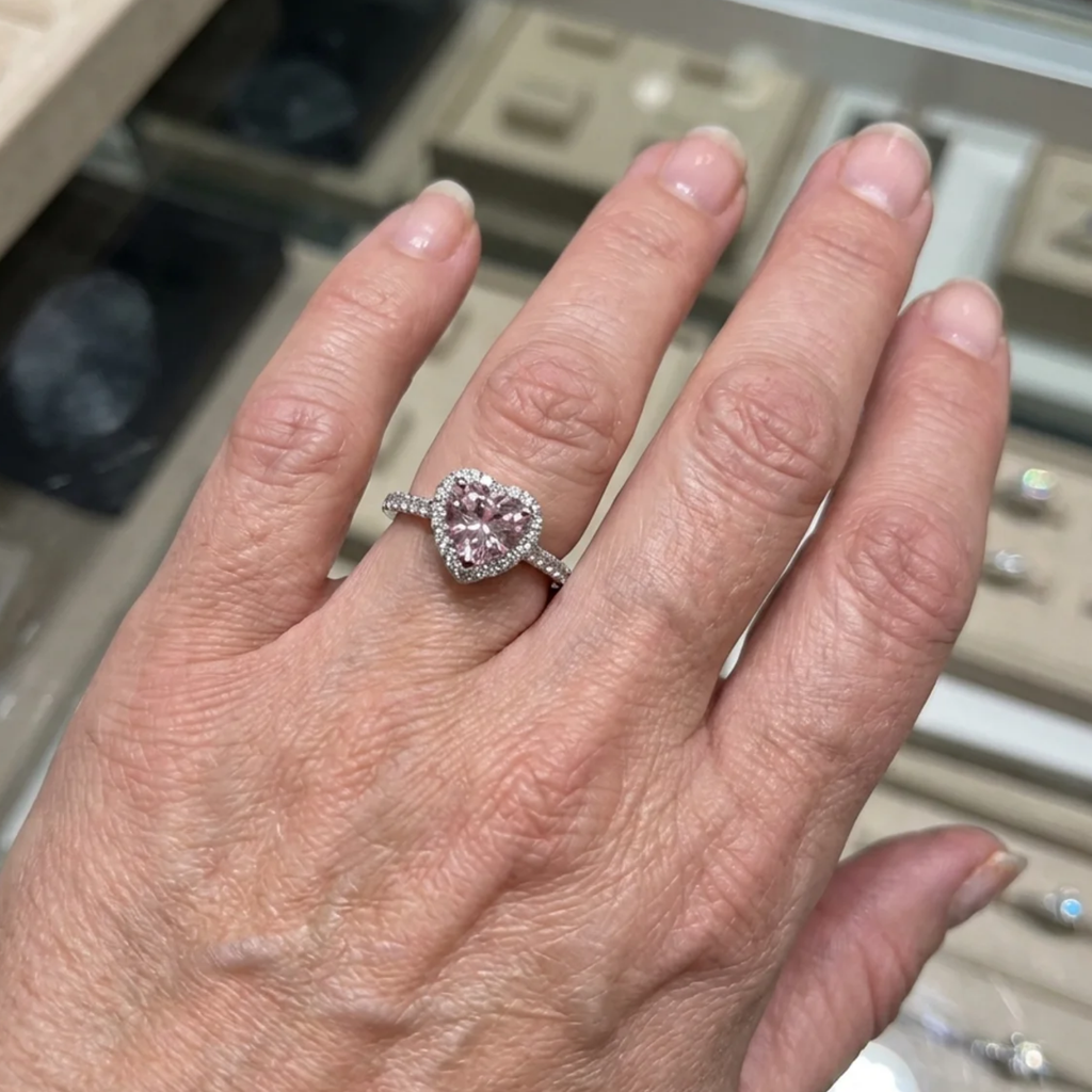 Heart Ring “Rosekiss” | White Gold