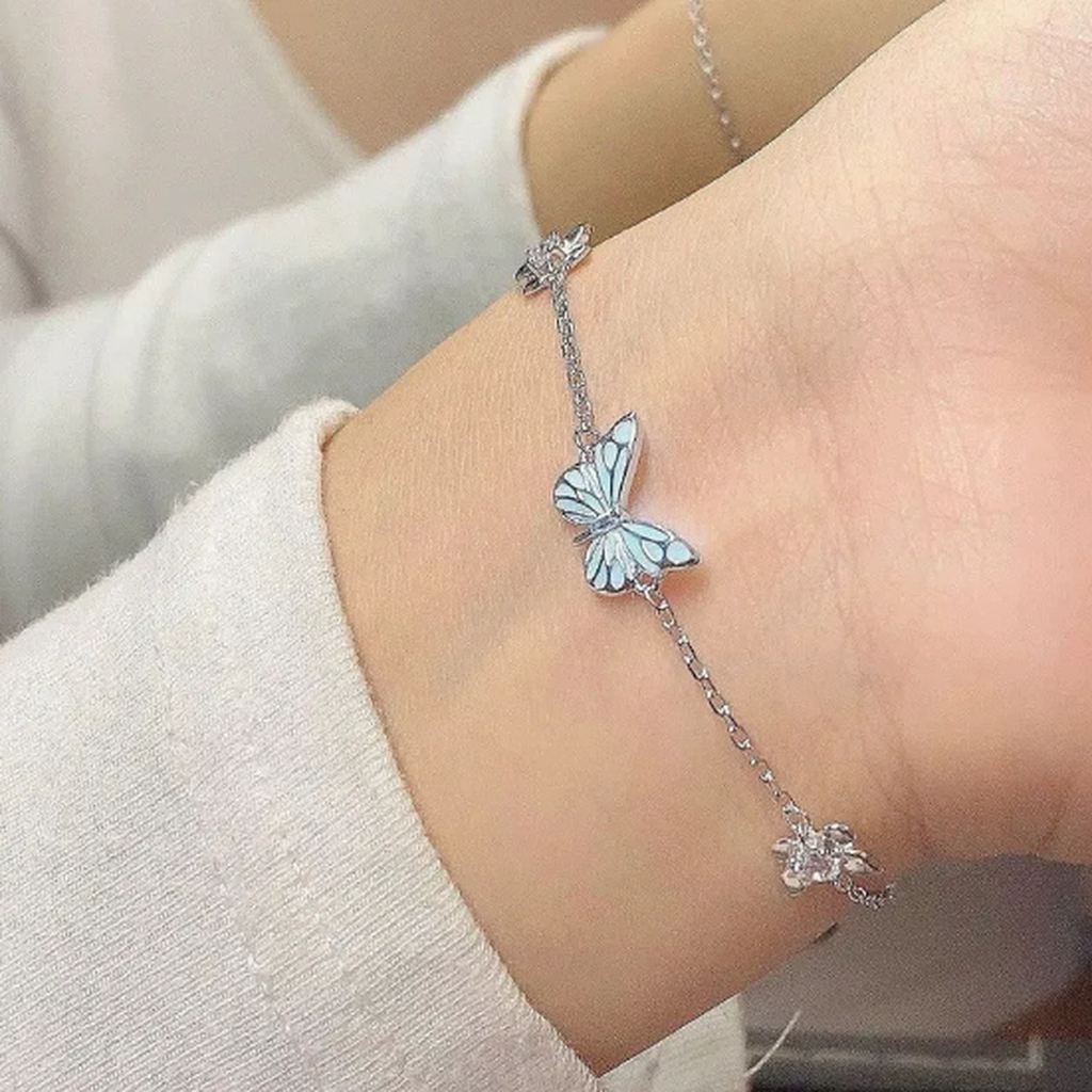 Set: Necklace and Bracelet with Luminous Blue Butterfly