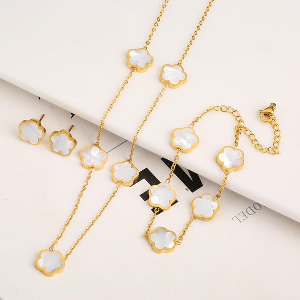 Set Jewellery Pieces in Tree Shape
