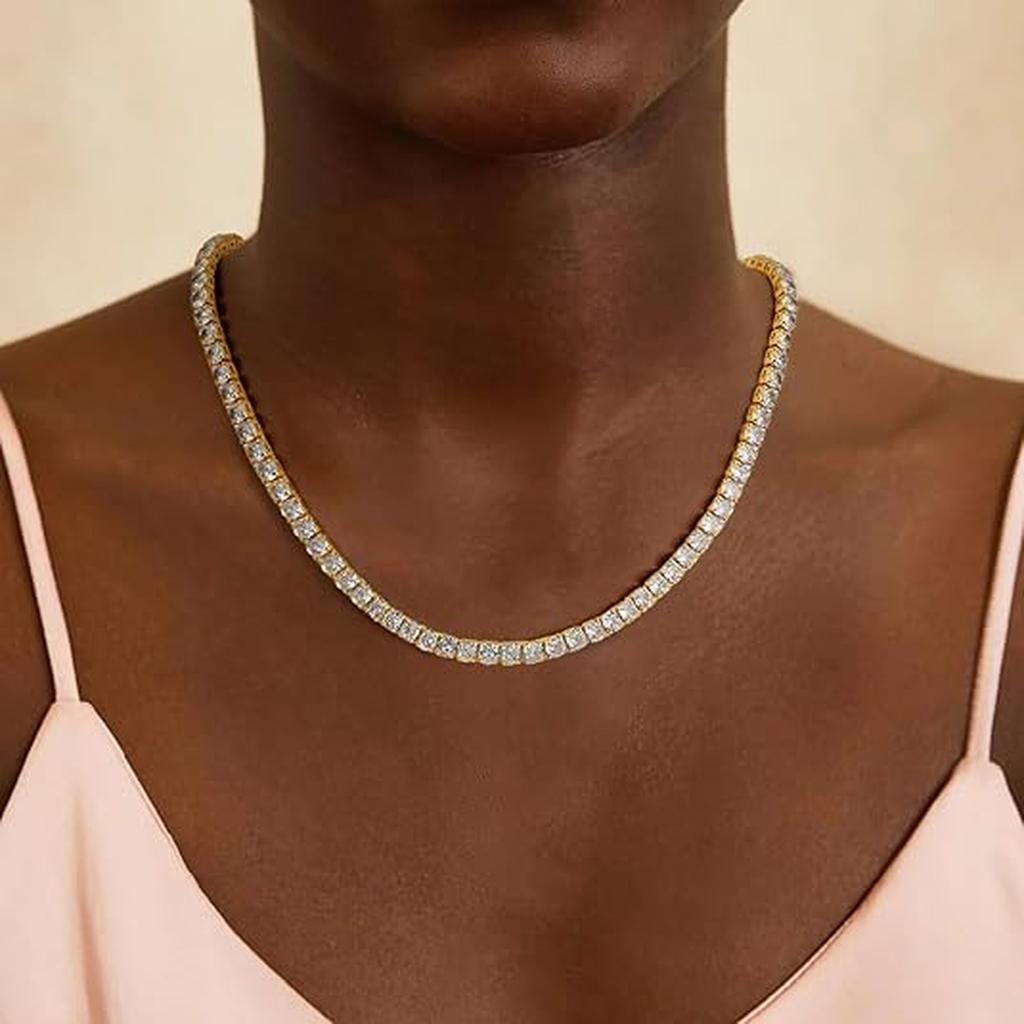 Tennis Necklace in Gold