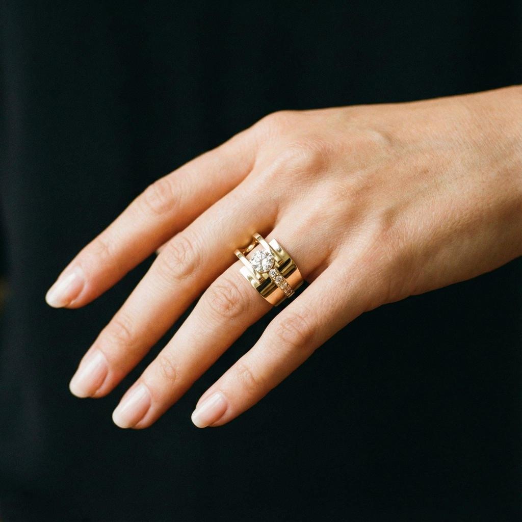 Irregular Retro Gold Ring with Zirconia