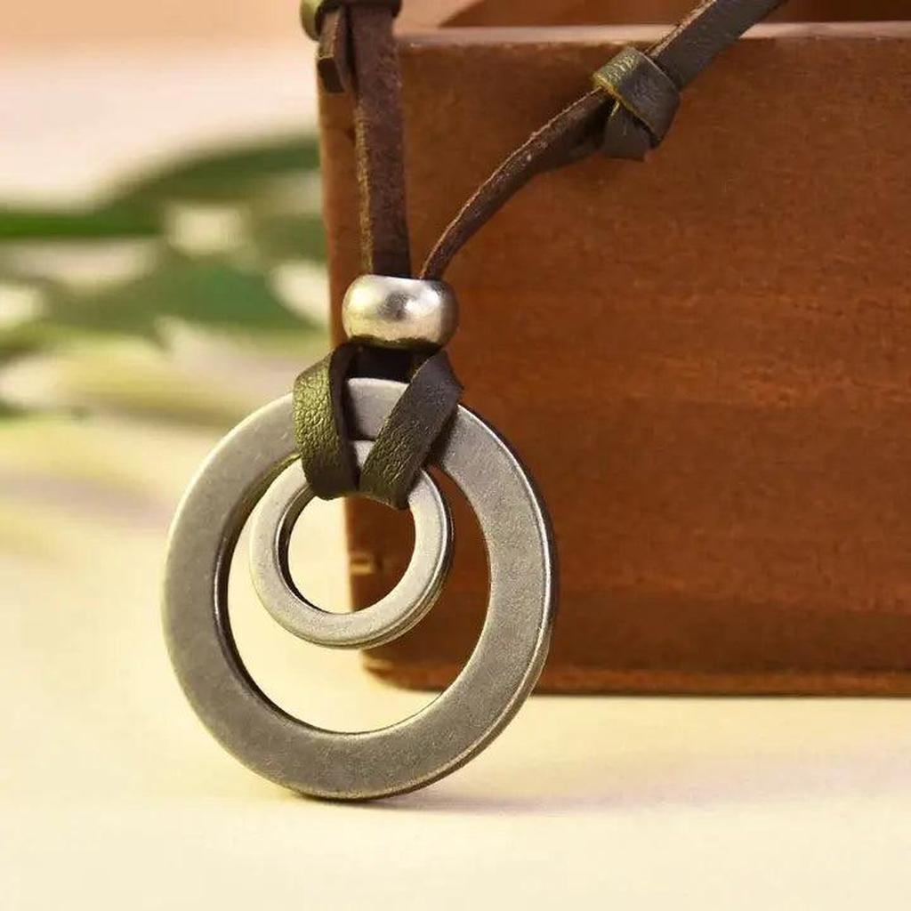 Gold-Plated Leather Necklace in Retro Style