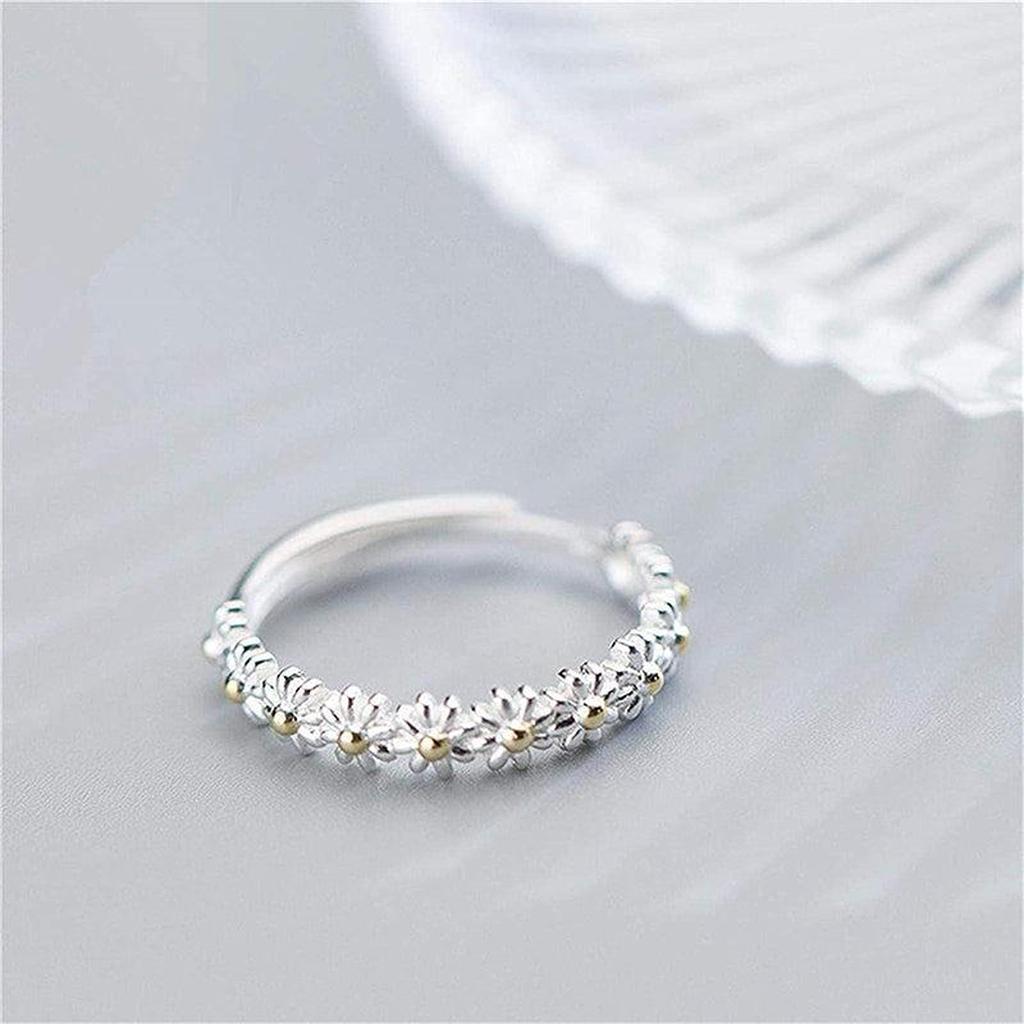 Adjustable Ring in White Gold with Enamel Daisies
