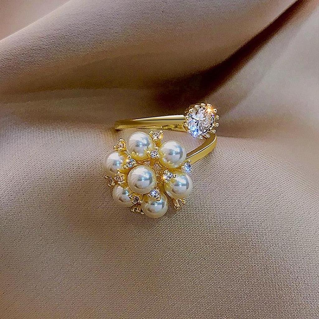Adjustable Ring with Pearls