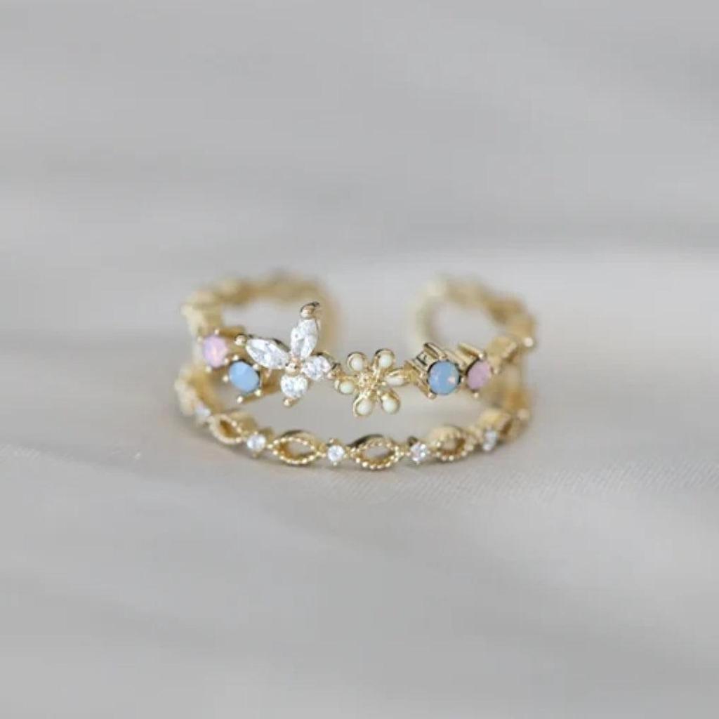Vintage Ring with Flower in Gold